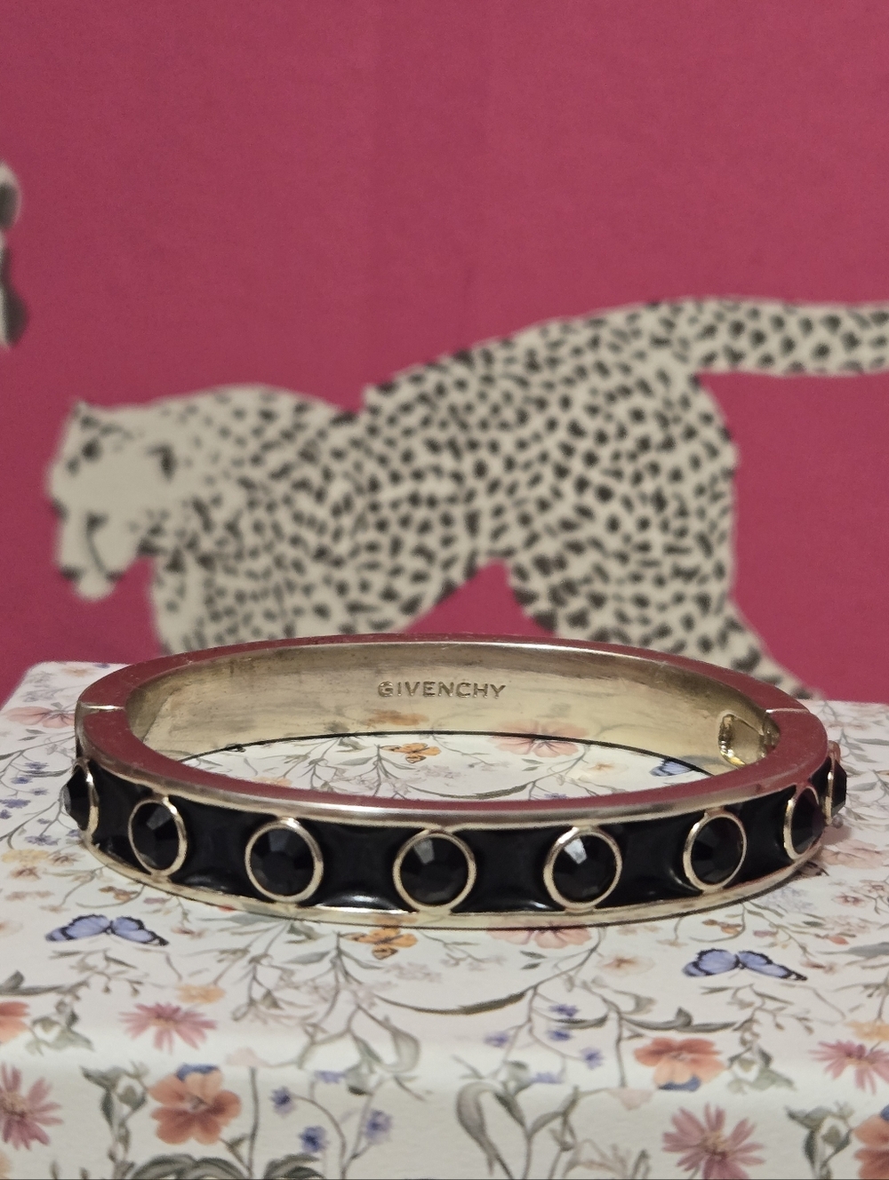 GUC Givenchy Black Enamel and Crystal Accent Bangle Bracelet